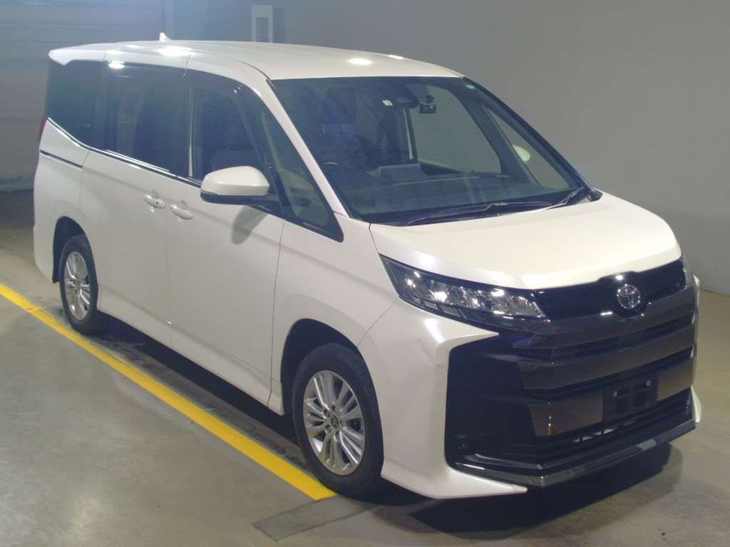 2022 Toyota Noah MZRA95W[2]