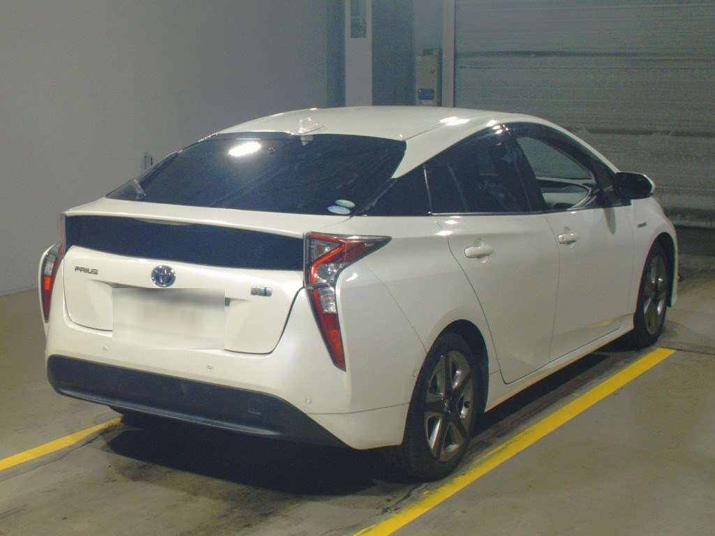 2018 Toyota Prius ZVW50[1]