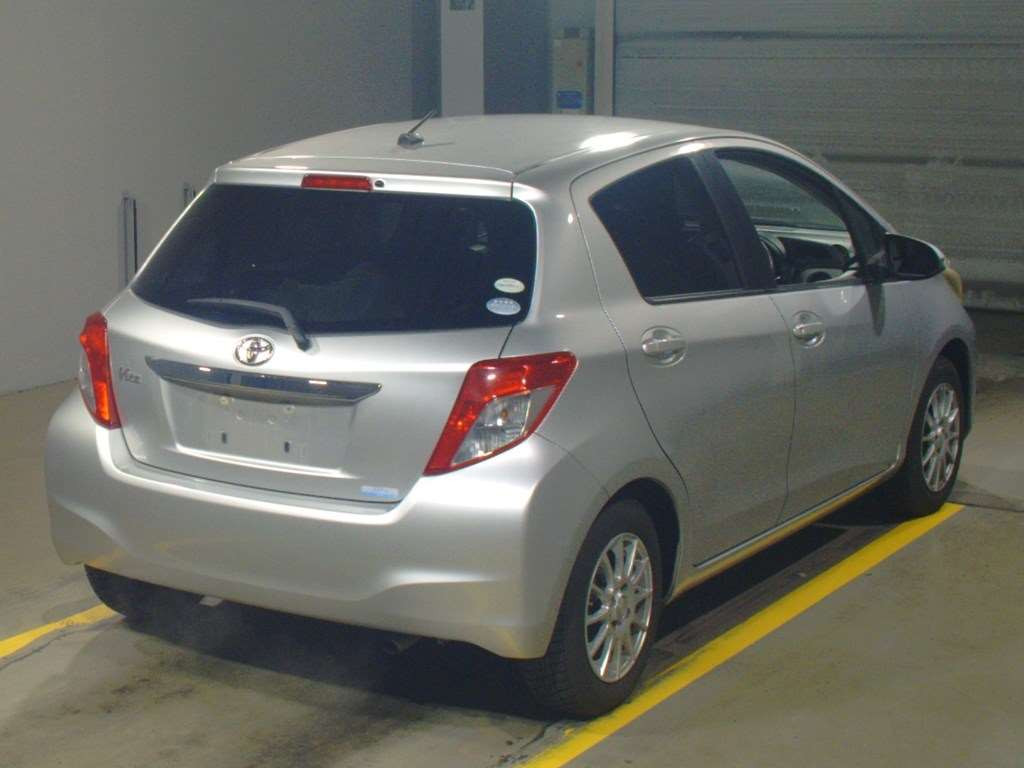 2012 Toyota Vitz NSP130[1]