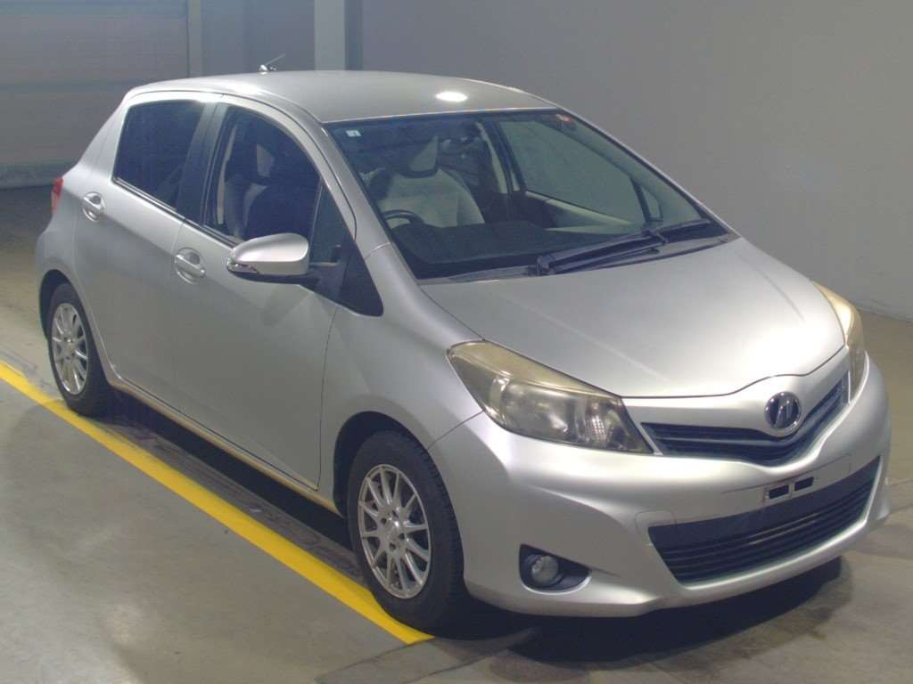 2012 Toyota Vitz NSP130[2]