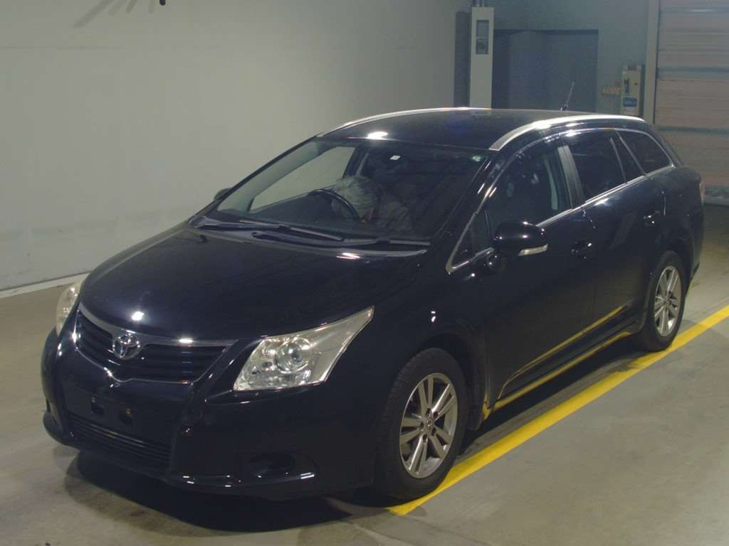 2012 Toyota Avensis Wagon ZRT272W[0]