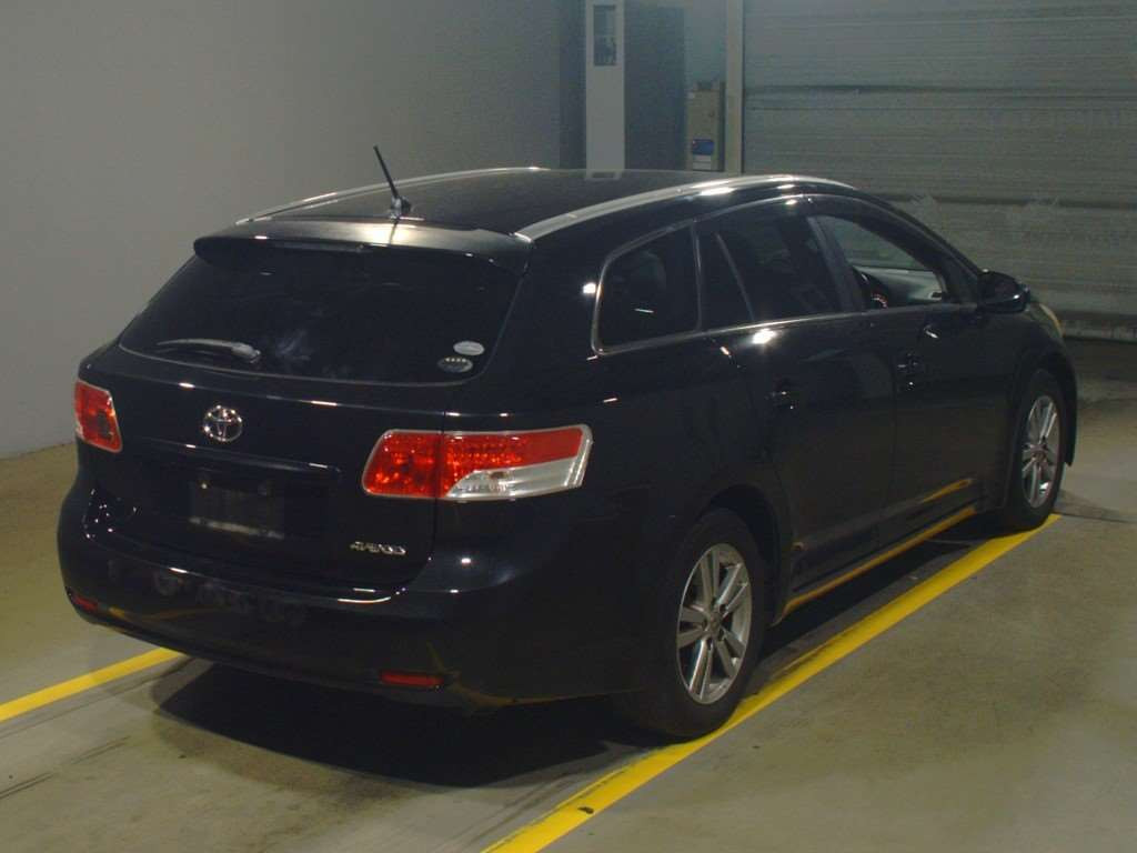 2012 Toyota Avensis Wagon ZRT272W[1]