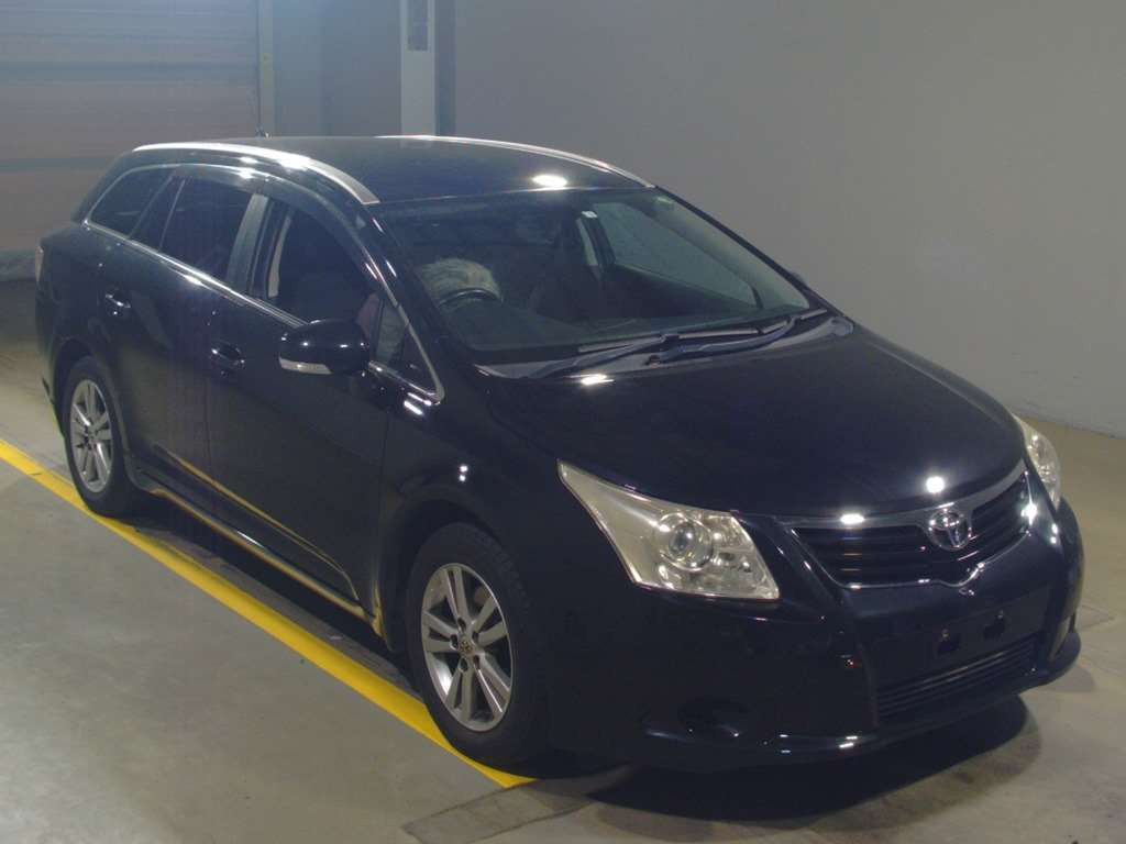 2012 Toyota Avensis Wagon ZRT272W[2]