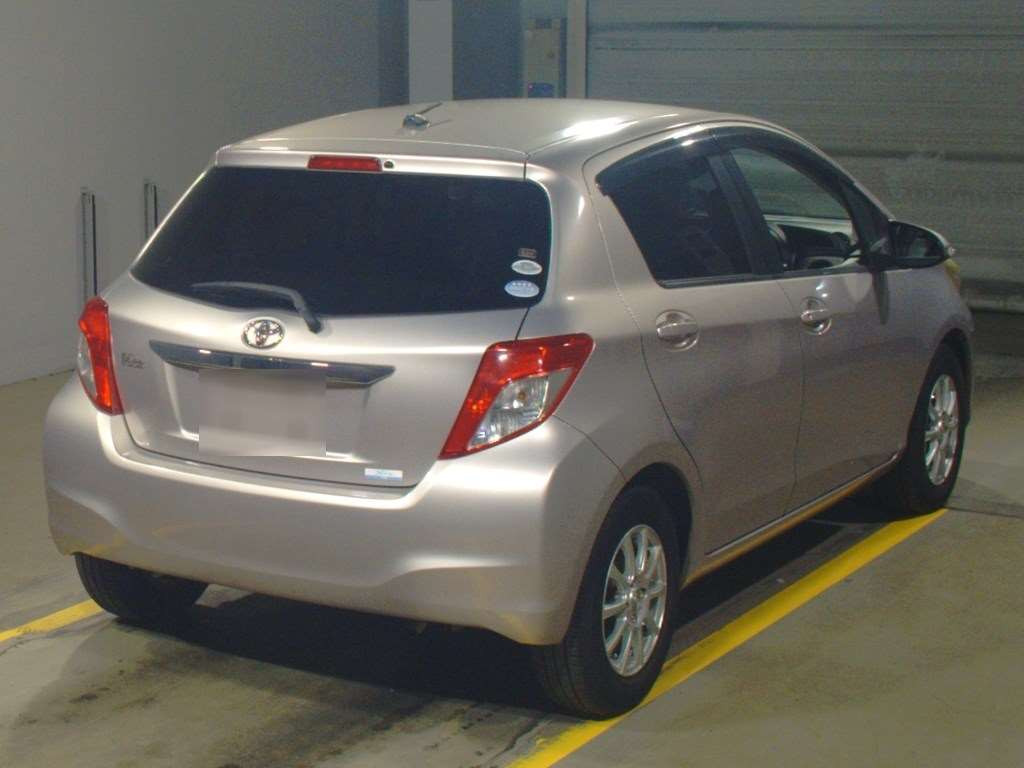 2011 Toyota Vitz KSP130[1]