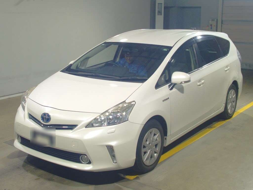 2013 Toyota Prius alpha ZVW41W[0]