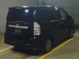 2010 Toyota Voxy