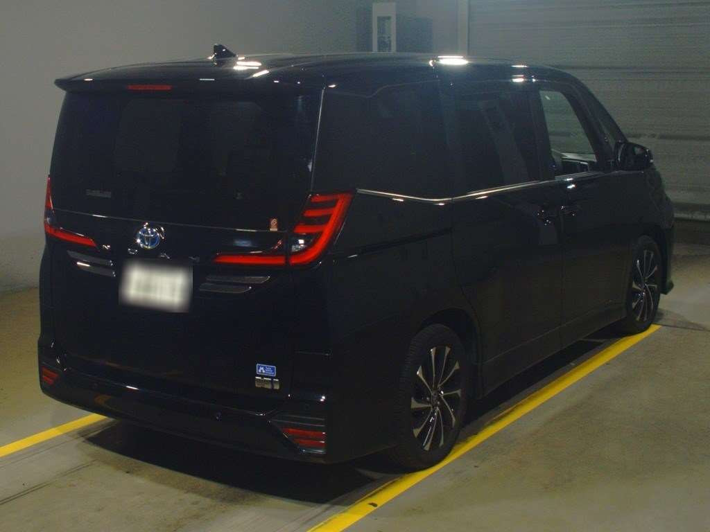 2022 Toyota Noah ZWR90W[1]