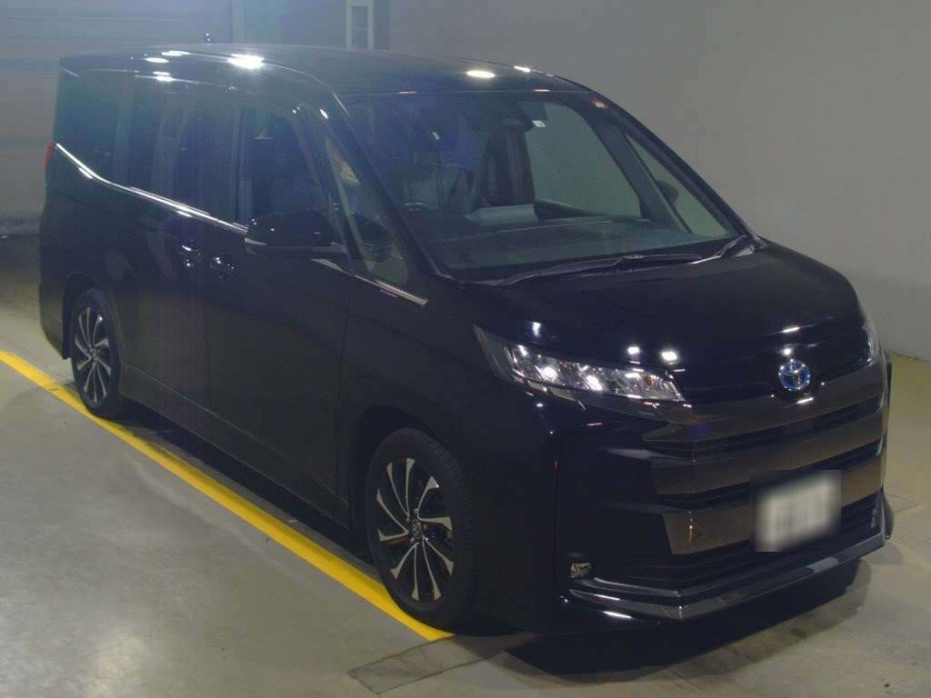 2022 Toyota Noah ZWR90W[2]