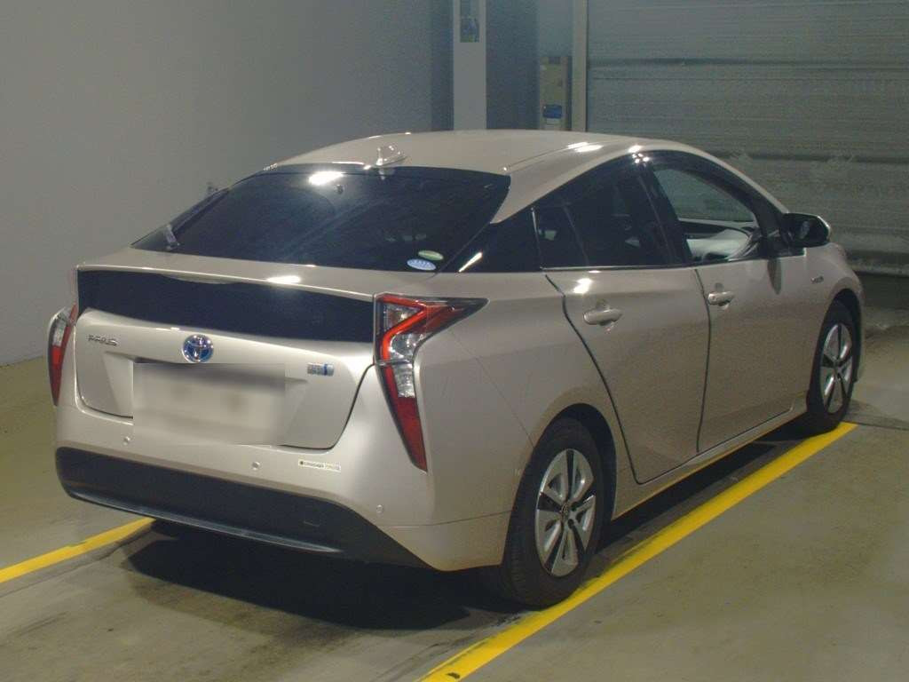 2017 Toyota Prius ZVW51[1]