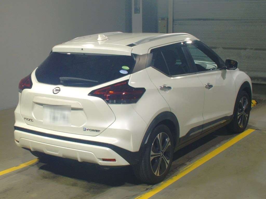 2021 Nissan KIX P15[1]