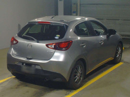 2016 Mazda Demio