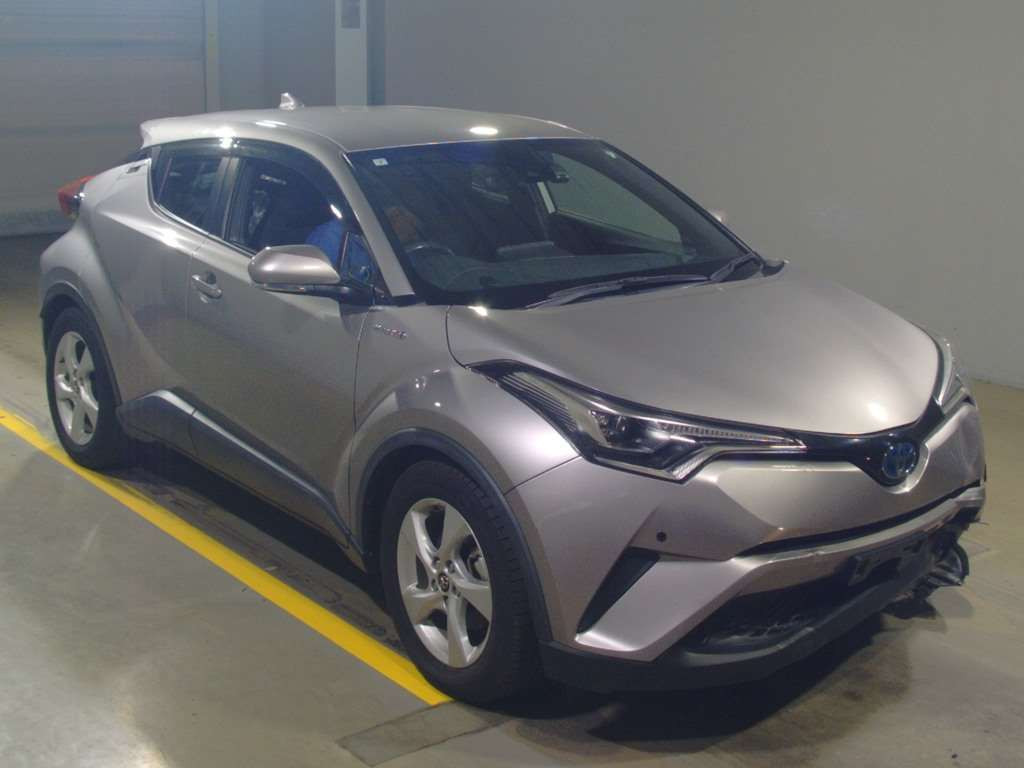 2019 Toyota C-HR ZYX10[2]