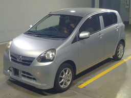 2011 Daihatsu Mira es