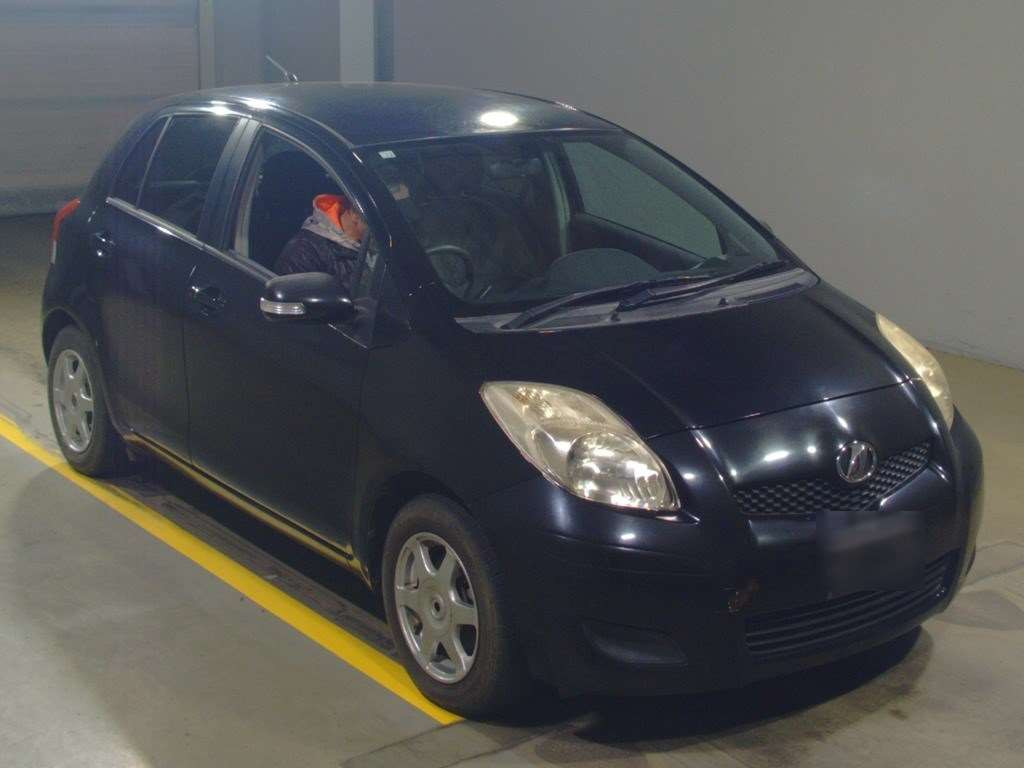 2008 Toyota Vitz SCP90[2]