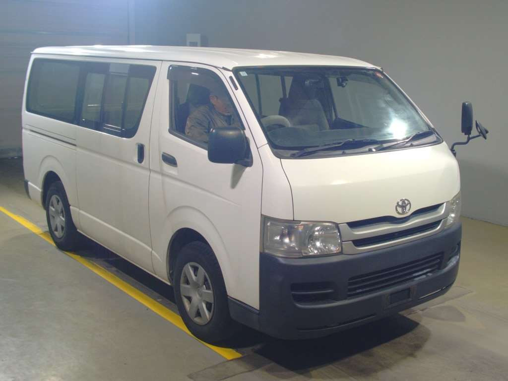 2009 Toyota Regiusace Van TRH200V[2]