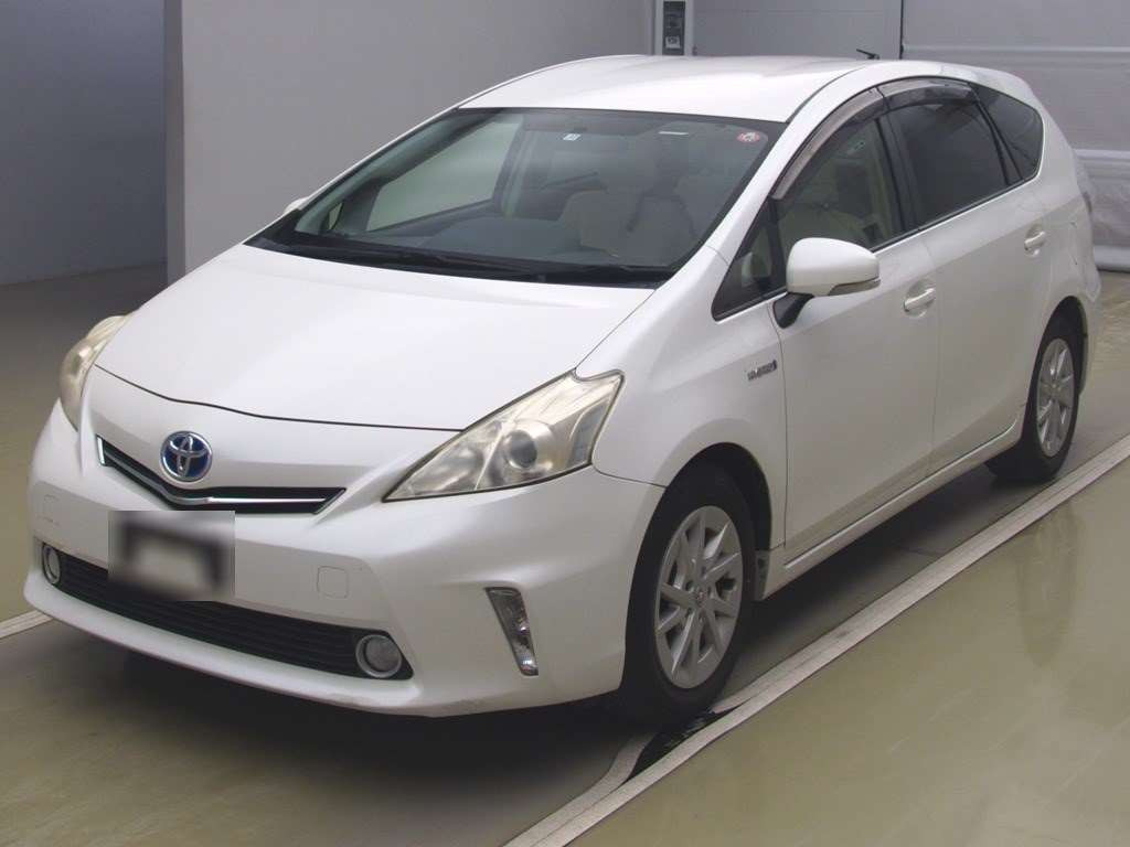 2013 Toyota Prius alpha ZVW41W[0]