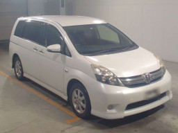 2013 Toyota Isis