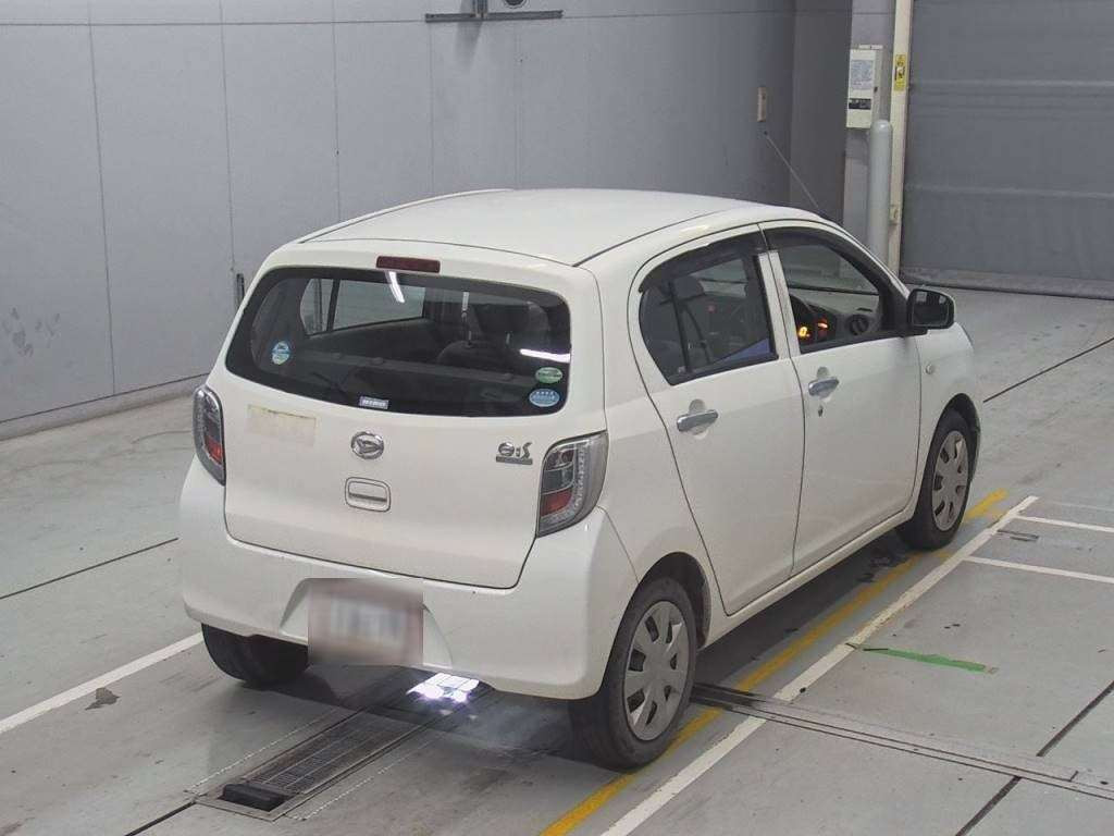 2015 Daihatsu Mira es LA300S[1]