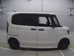 2022 Honda N-BOX CUSTOM