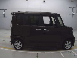 2017 Honda N-BOX CUSTOM