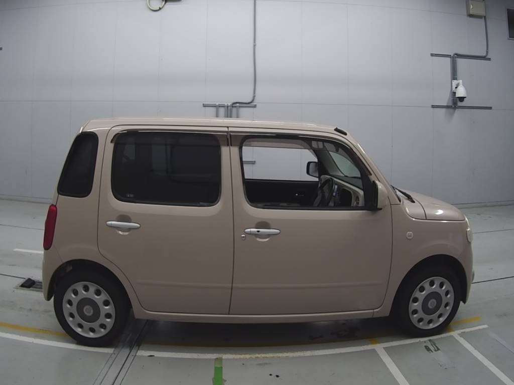 2010 Daihatsu Mira Cocoa L675S[2]