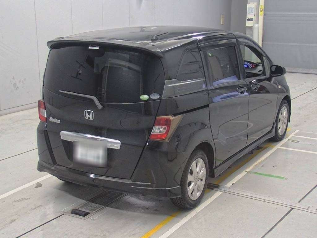 2010 Honda Freed Spike GB3[1]