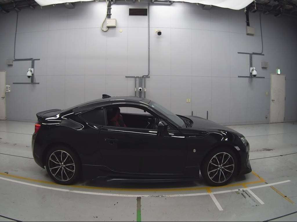 2017 Toyota 86 ZN6[2]