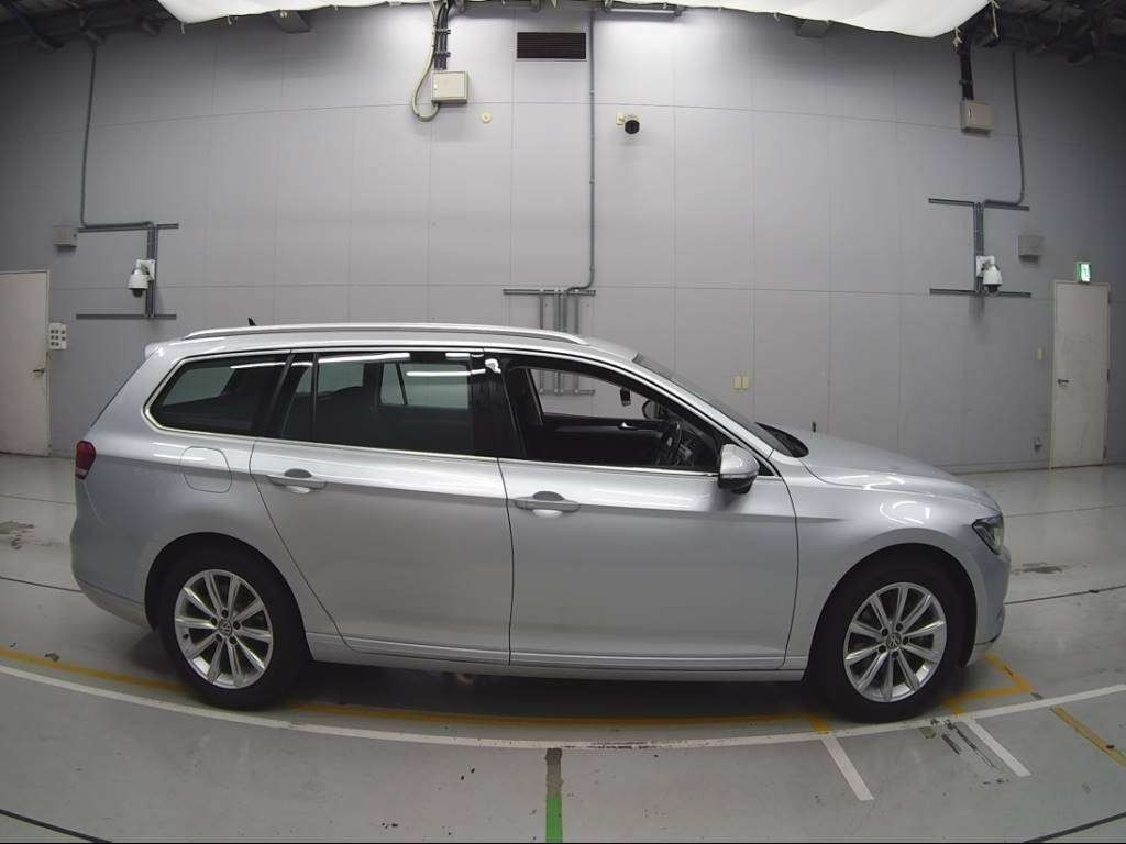 2015 Volkswagen Passat Variant 3CCZE[2]