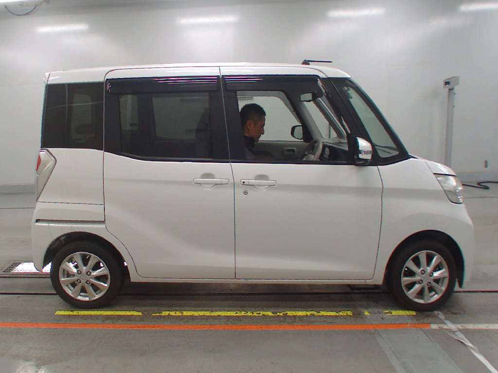 2018 Mitsubishi eK Space B11A[2]