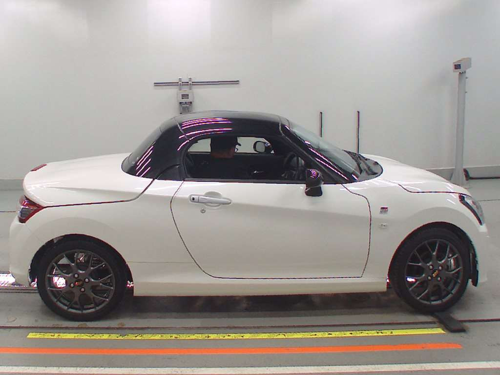 2020 Daihatsu Copen LA400K[2]