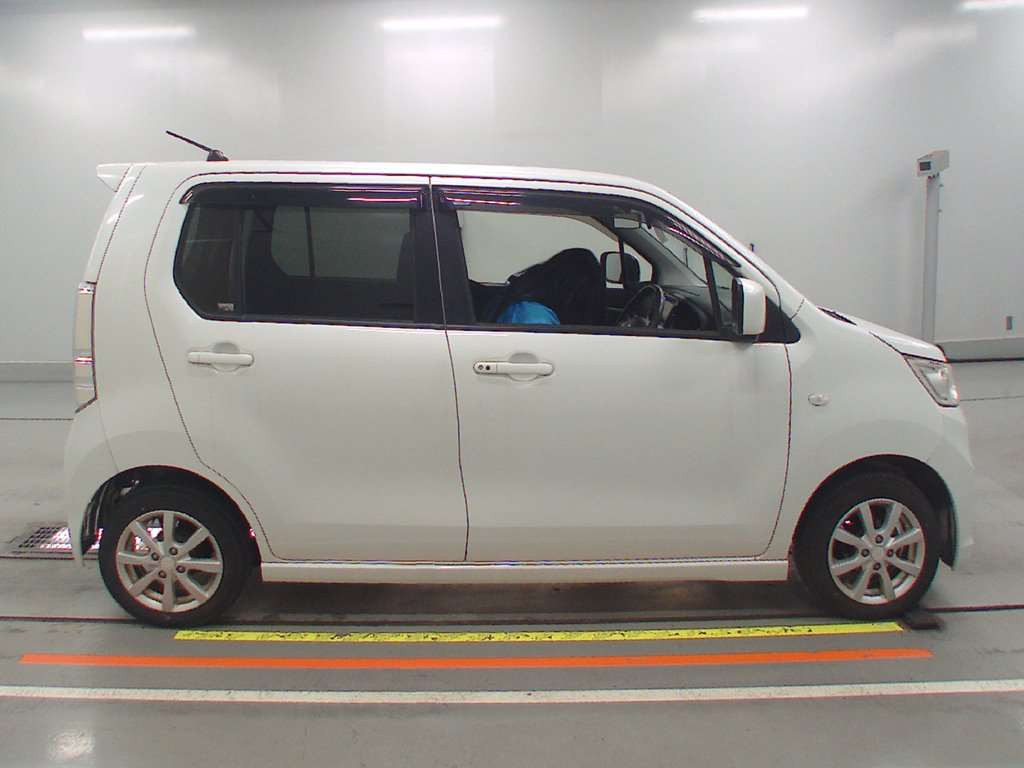 2013 Suzuki WAGON R STINGRAY MH34S[2]