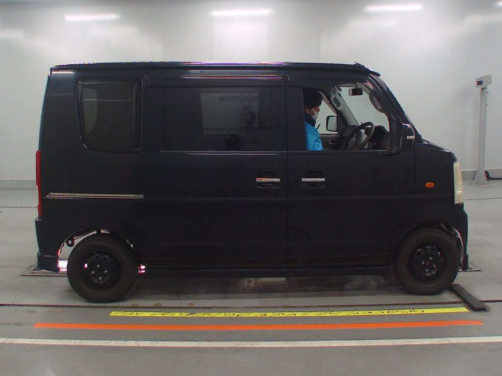 2010 Suzuki Every Wagon DA64W[2]