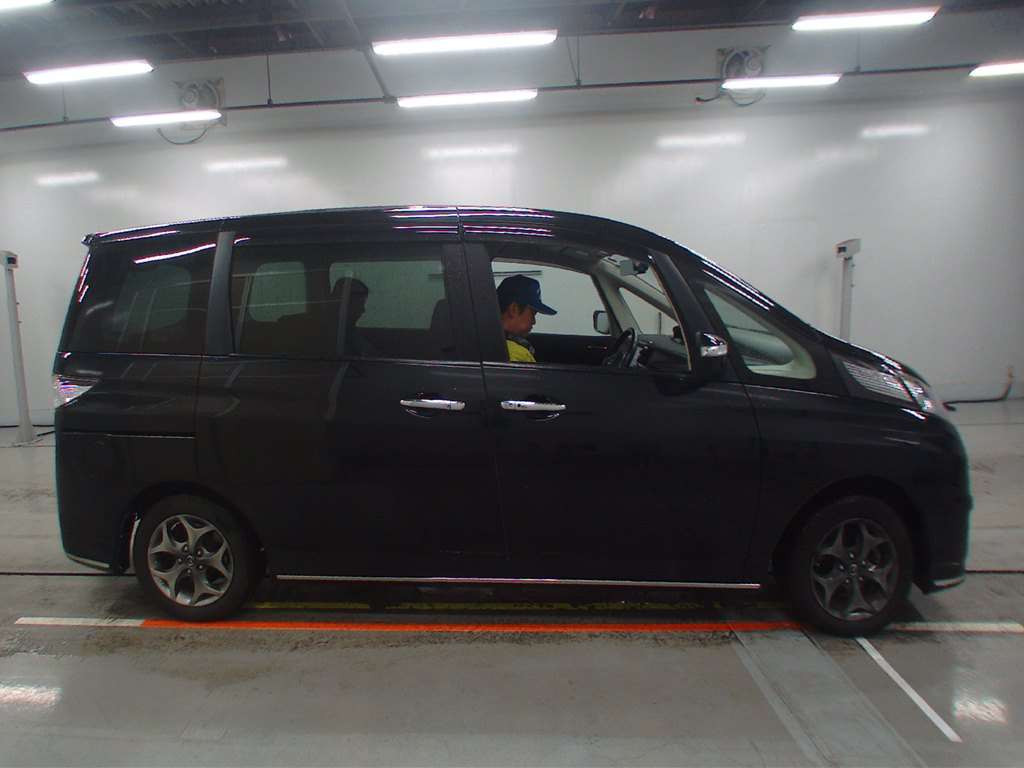 2013 Mazda Biante CCFFW[2]