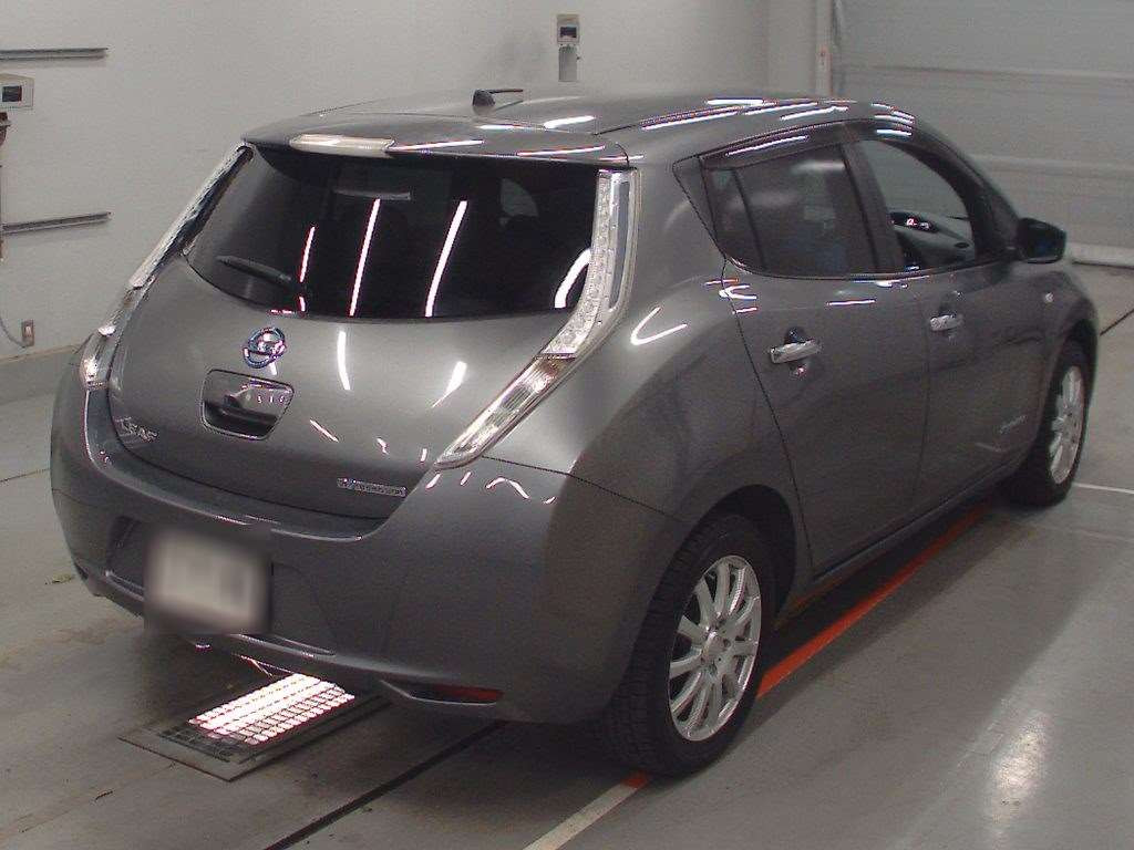 2016 Nissan Leaf AZE0[1]