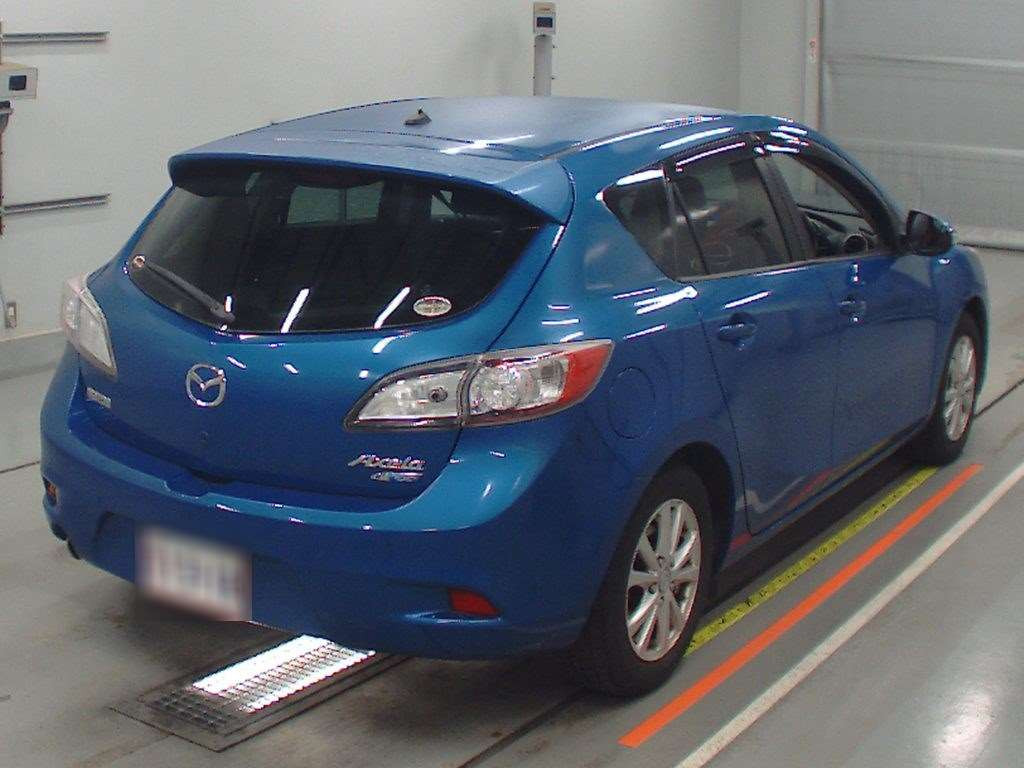 2012 Mazda Axela Sport BLFFW[1]