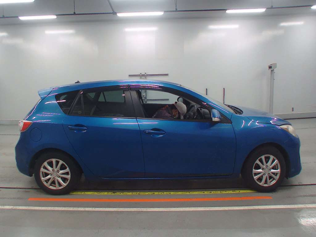 2012 Mazda Axela Sport BLFFW[2]