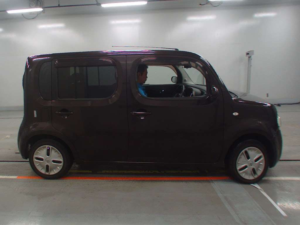 2011 Nissan Cube Z12[2]