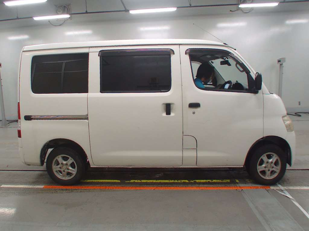 2016 Toyota Townace Van S402M[2]