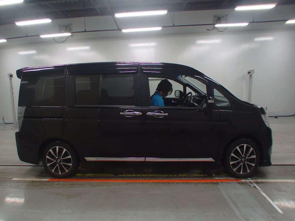 2013 Honda Step WGN Spada RK5[2]