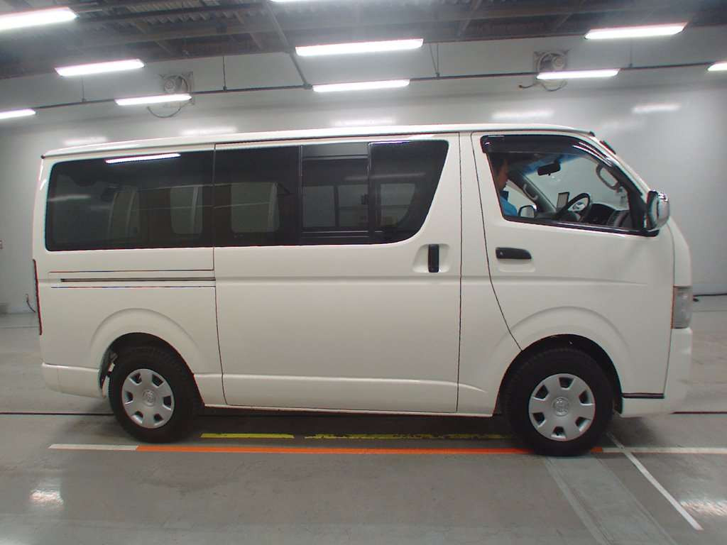 2007 Toyota Hiace Van KDH200V[2]