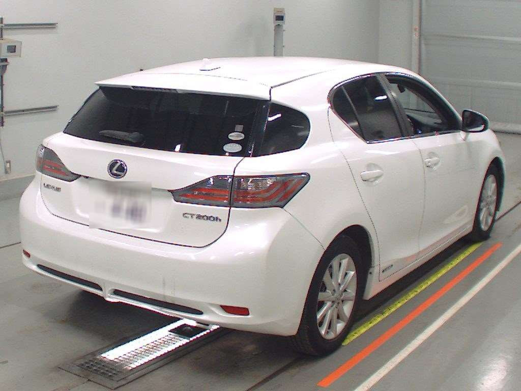 2011 Lexus CT ZWA10[1]