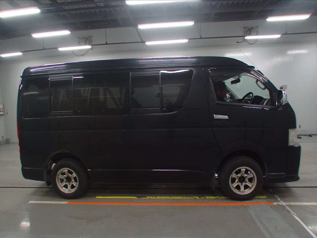 2009 Toyota Hiace Wagon TRH219W[2]