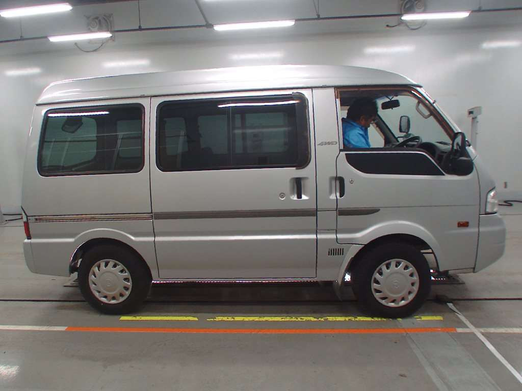 2012 Mazda Bongo Van SKP2M[2]