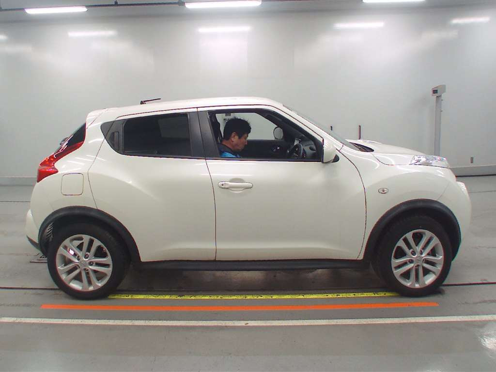 2010 Nissan JUKE YF15[2]