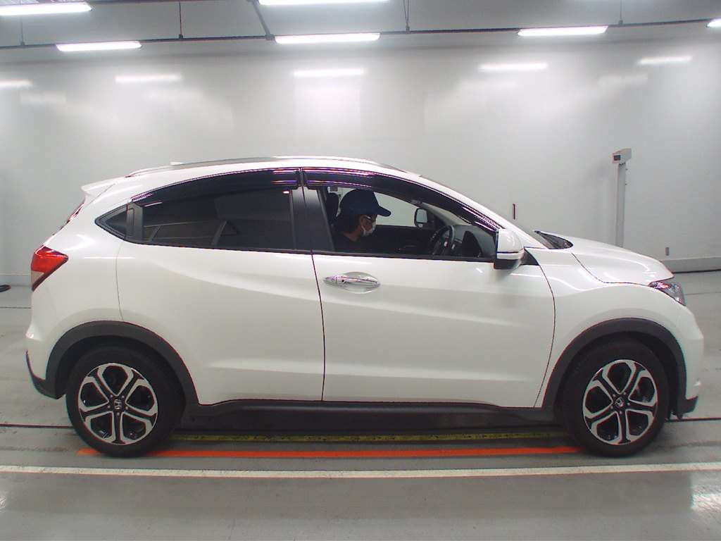 2016 Honda VEZEL RU1[2]