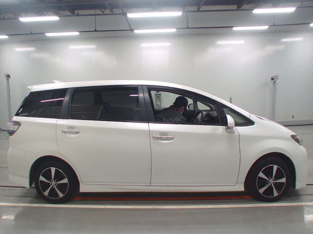 2014 Toyota Wish ZGE20W[2]