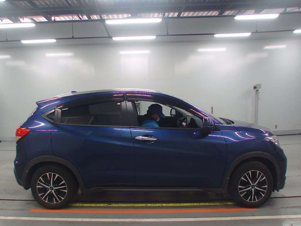 2016 Honda VEZEL RU2[2]