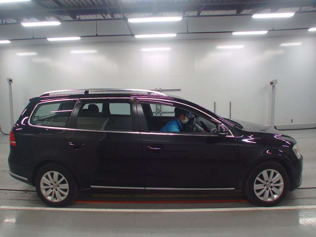 2014 Volkswagen Passat Variant 3CCAX[2]