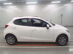 2019 Mazda Demio