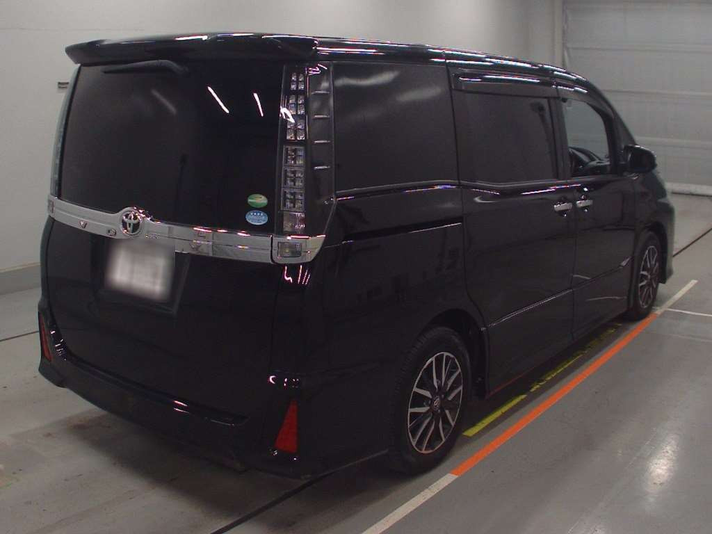 2016 Toyota Voxy ZRR80W[1]